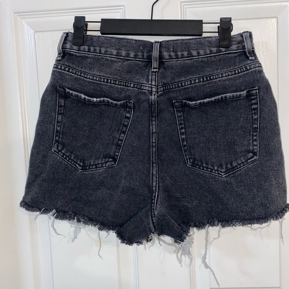 Women's Pacsun Ultra High Rise Vintage Denim Shorts Size 28 Black Distressed - Picture 2 of 7